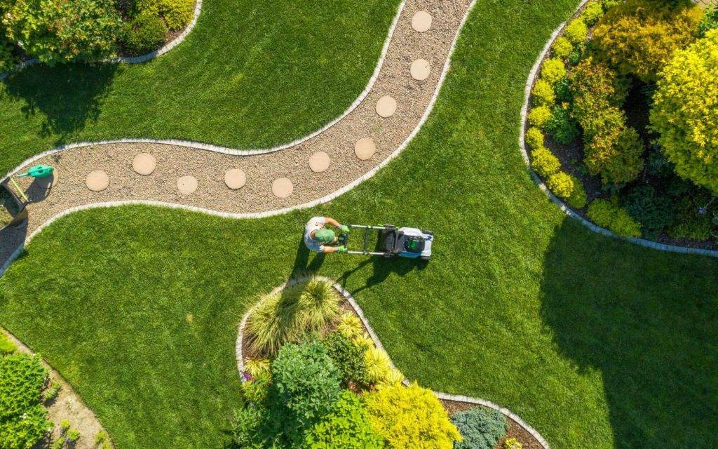 Landscaping Lawns (2)